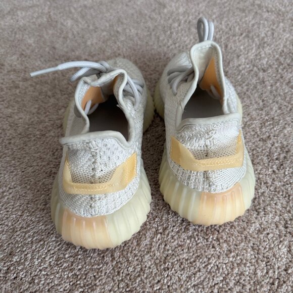 Yeezy's Boost 350 V2 - Pale Yellow size 6 US Women's - Picture 3 of 5